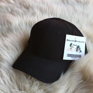 Black ponytail hat